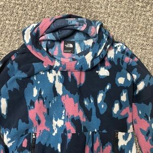 Women’s The North Face colorful hoodie with zip pockets